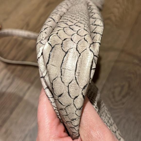 Marc Jacobs messenger faux python handbag - Picture 6 of 12